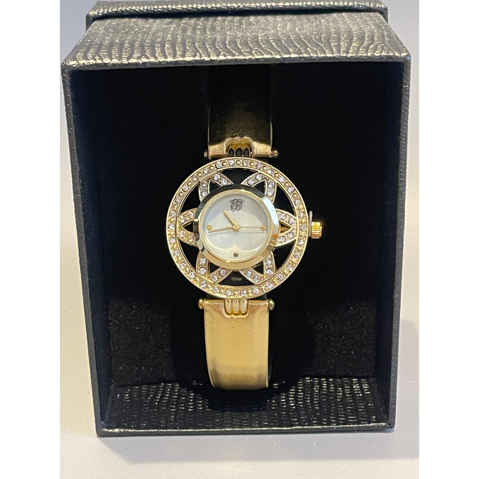 Elizabeth Taylor White Diamonds Gold Womens Watch